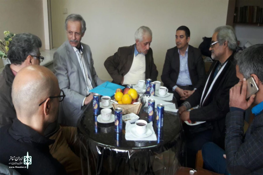 بازدید هنرمندان از دفتر انجمن نمایش
