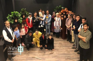 نیم‌نگاهی بر نمایش «زخم زبون»