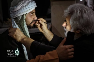نمایش عاشورایی «یک‌روز ‌و هزار‌سال» منشوری از نور، نوا و نمایش کاری از گروه نمایش آیینی یاس شهرستان فریدونکنار از سوم الی پنجم مهر ماه ۹۸ در مصلی قدس این شهرستان به اجرا در آمد.