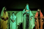 نمایش عاشورایی «یک‌روز ‌و هزار‌سال» منشوری از نور، نوا و نمایش کاری از گروه نمایش آیینی یاس شهرستان فریدونکنار از سوم الی پنجم مهر ماه ۹۸ در مصلی قدس این شهرستان  به اجرا در آمد.