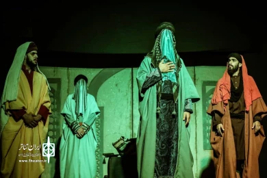 نمایش عاشورایی «یک‌روز ‌و هزار‌سال» منشوری از نور، نوا و نمایش کاری از گروه نمایش آیینی یاس شهرستان فریدونکنار از سوم الی پنجم مهر ماه ۹۸ در مصلی قدس این شهرستان  به اجرا در آمد.