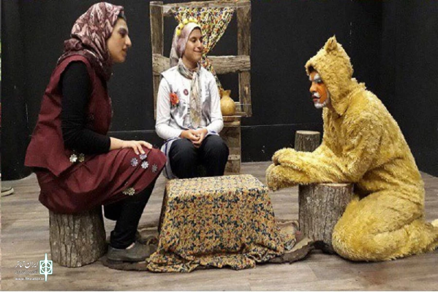 نمایش موزیکال زخم زبون به نویسندگی و کارگردانی حمیدرضا گل محمدی تواندشتی اردی بهشت ماه 98 در ایزدشهر شهرستان نور به روی صحنه رفت