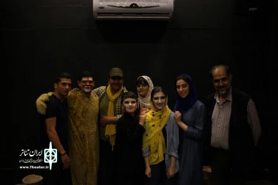 نمایش موزیکال زخم زبون به نویسندگی و کارگردانی حمیدرضا گل محمدی تواندشتی اردی بهشت ماه 98 در ایزدشهر شهرستان نور به روی صحنه رفت