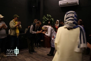 نمایش موزیکال زخم زبون به نویسندگی و کارگردانی حمیدرضا گل محمدی تواندشتی اردی بهشت ماه 98 در ایزدشهر شهرستان نور به روی صحنه رفت