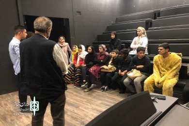 نمایش موزیکال زخم زبون به نویسندگی و کارگردانی حمیدرضا گل محمدی تواندشتی اردی بهشت ماه 98 در ایزدشهر شهرستان نور به روی صحنه رفت
