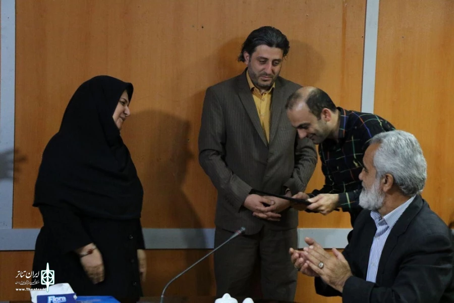 احکام مسئولان دفتر انجمن هنر های نمایشی چالوس، جویبار و نکا ، کانون تئاتر پیشکسوتان و بازرگانی انجمن هنر های نمایشی استان اعطا شد 6