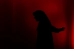 نمایش  «دومینو»  در ساری به روی صحنه رفت
 2
