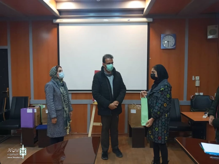 گزارش تصویری اهدای جوایز منتخبان اولین جشنواره مجازی تاتر کودک و نوجوان نمایشخونه
