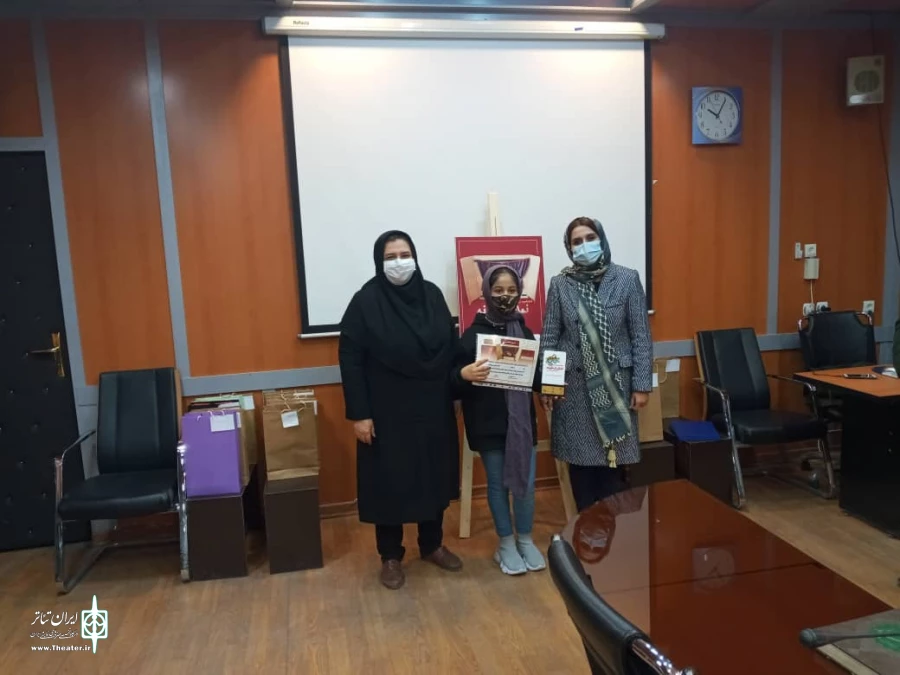 گزارش تصویری اهدای جوایز منتخبان اولین جشنواره مجازی تاتر کودک و نوجوان نمایشخونه