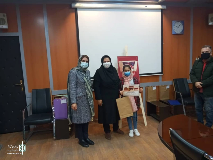 گزارش تصویری اهدای جوایز منتخبان اولین جشنواره مجازی تاتر کودک و نوجوان نمایشخونه