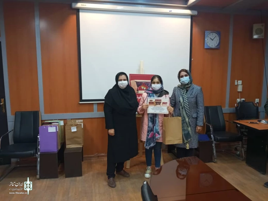 گزارش تصویری اهدای جوایز منتخبان اولین جشنواره مجازی تاتر کودک و نوجوان نمایشخونه
