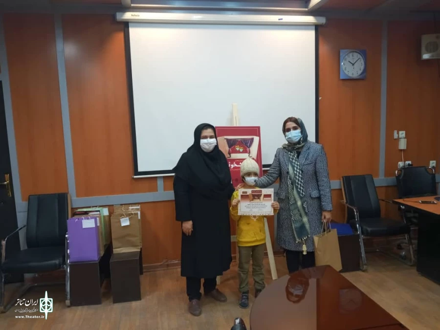گزارش تصویری اهدای جوایز منتخبان اولین جشنواره مجازی تاتر کودک و نوجوان نمایشخونه