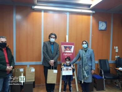 گزارش تصویری اهدای جوایز منتخبان اولین جشنواره مجازی تاتر کودک و نوجوان نمایشخونه