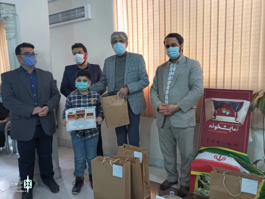 گزارش تصویری اهدای جوایز منتخبان اولین جشنواره مجازی تاتر کودک و نوجوان نمایشخونه 6