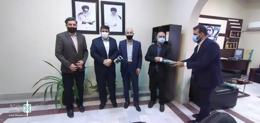 از پیشکسوتان تاتر مازندران تقدیر شد 
 5