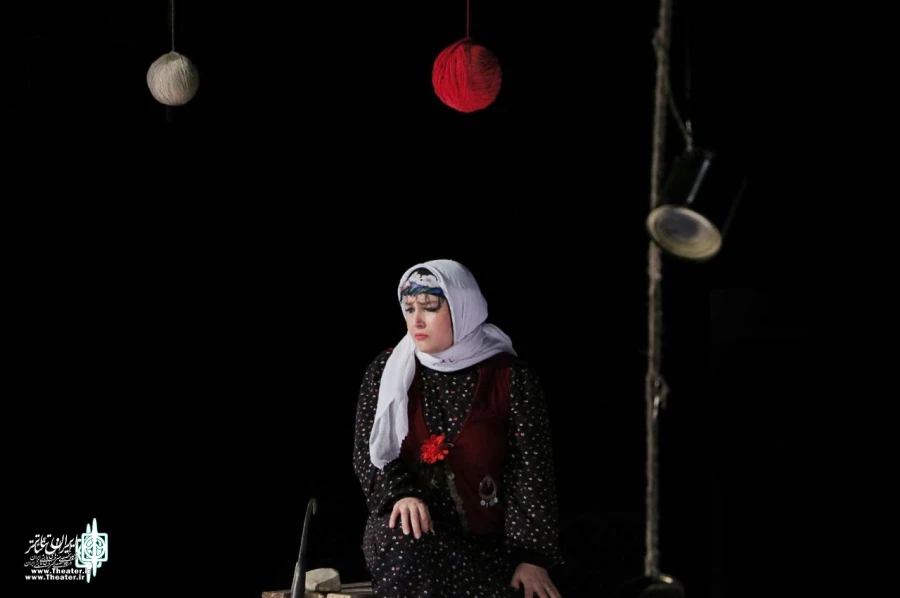 امیدوارم از روزی که رفتن به سالنهای تئاتر و دیدن نمایش به عنوان یک کالای اساسی در سبد فرهنگی هر خانوار قرار گیرد

 2