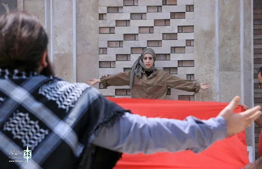 نمایش خیابانی « خونین_شهر» در ساری اجرا شد
 5
