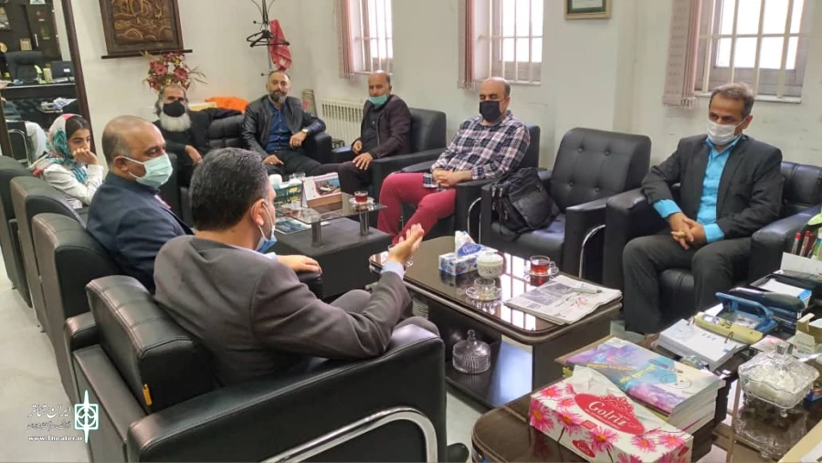 اهدا جوائز به برگزیدگان جشنواره استنداپ کمدی لبخند قو و سوگواره تعزیه غریب