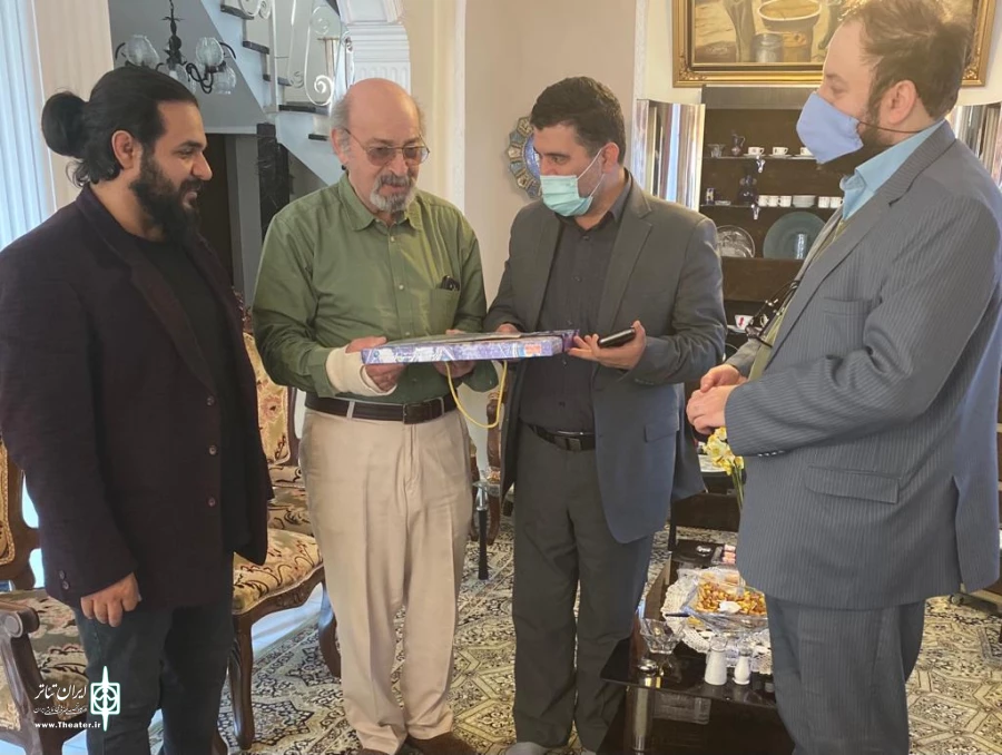 دیدار مسلم خردمند عضو انجمن هنرهای نمایشی استان به همراه روسای ادارات شهرستان های چالوس و نوشهر با هنرمندان پیشکسوت تئاتر 3