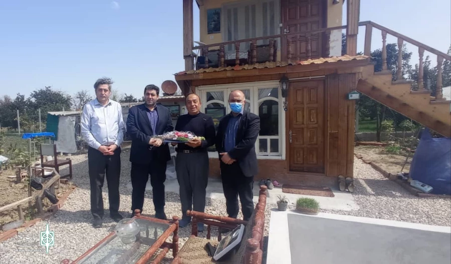قدردانی از سال ها زحمات و فعالیت هنری پیشکسوتان تئاتر استان  3