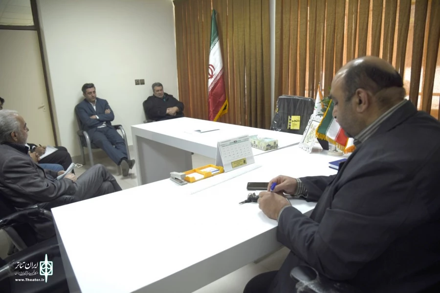 هنرمندان تئاتر در طول چهار دهه فعالیت، به جریانی غالب و تاثیر گذار تبدیل شدند. 2