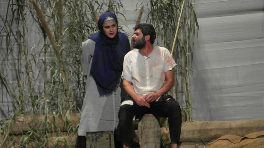 گزارش تصویری نمایش عشق خیابانی به نویسندگی مرحوم سیاوش معتمد زاده و کارگردانی بهزاد شاهنده 20 خرداد الی  26 خرداد 1401 ساری