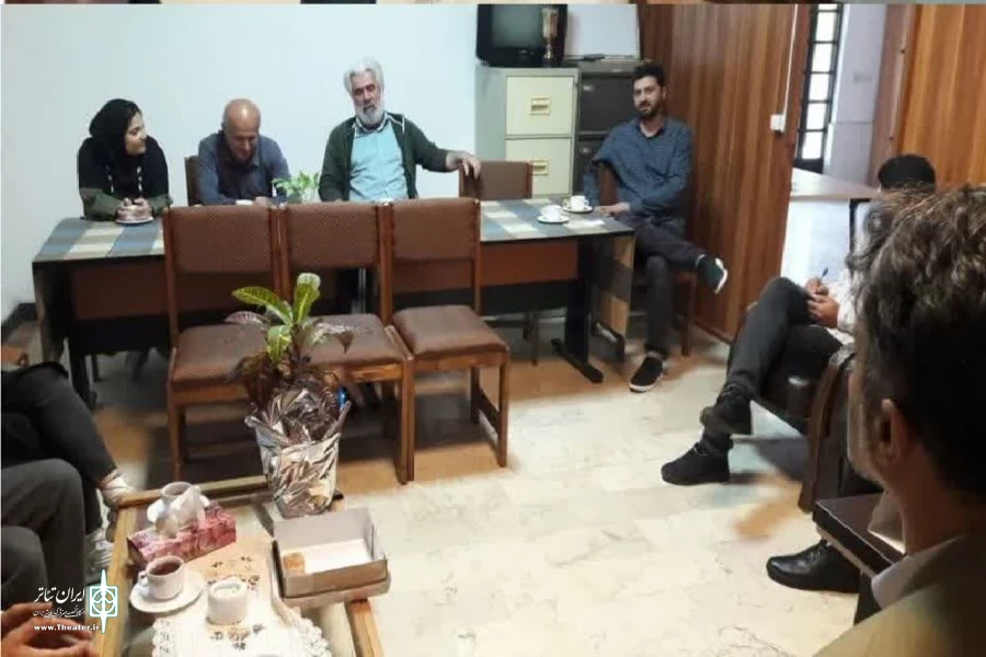 دیدار صمیمی رییس اداره فرهنگ و ارشاد اسلامی فریدونکنار با هنرمندان تئاتر این شهرستان 3