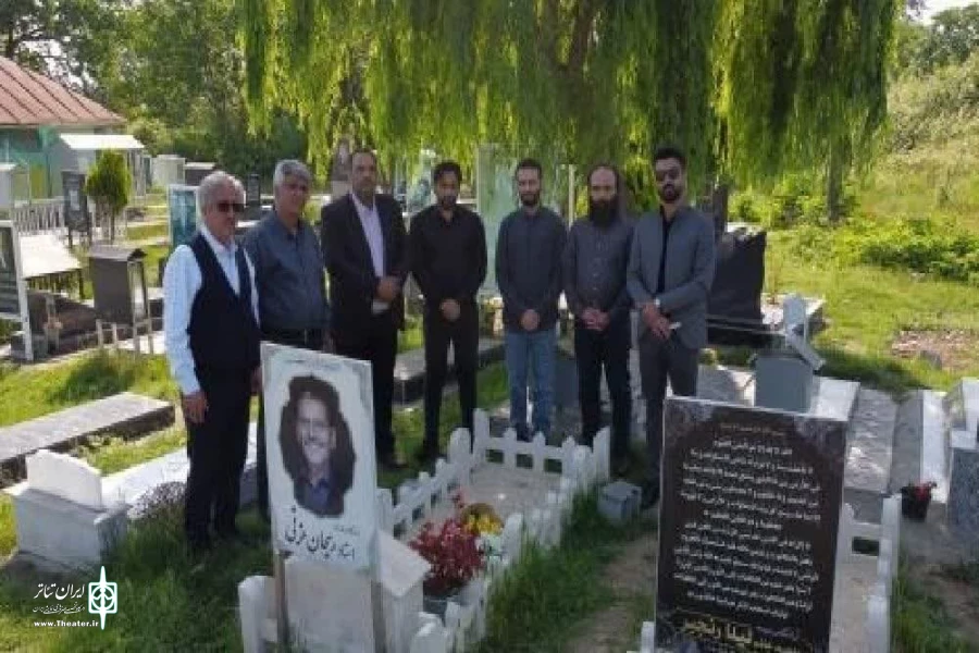 ادای احترام هنرمندان تئاتر نور به پیشکسوتان و هنرمندان فقید 2