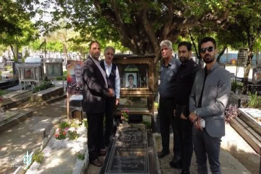 ادای احترام هنرمندان تئاتر نور به پیشکسوتان و هنرمندان فقید 3
