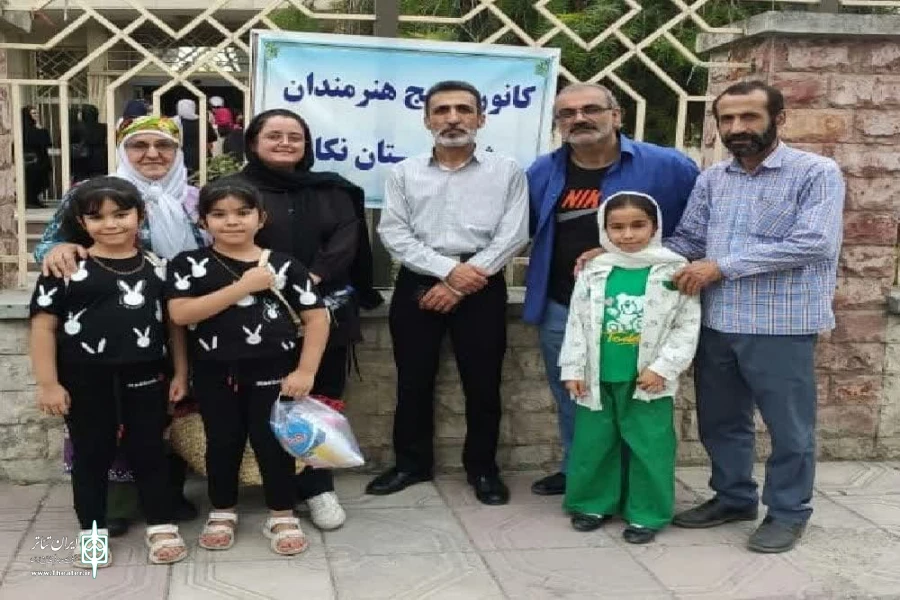 نمایش خیابانی " علم بهتر است یا ثروت " در نکا به اجرا رفت 2
