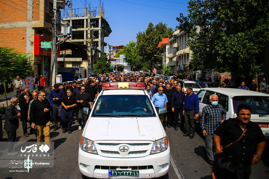 پیکر بهزاد شاهنده بر دوش هنرمندان تئاتر تشییع شد  3