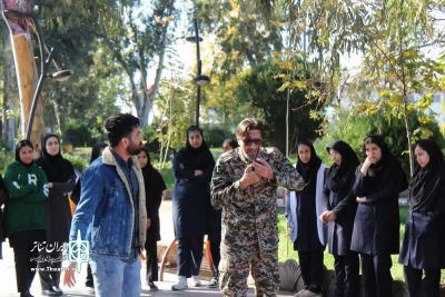 به مناسبت هفته بسیج

نمایش خیابانی «فرکانس» در سیمرغ اجرا شد