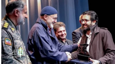 در آیین اختتامیه جشنواره ملی سنگر

هنرمند مازنی، برگزیده بخش خیابانی جشنواره ملی سنگر شد
